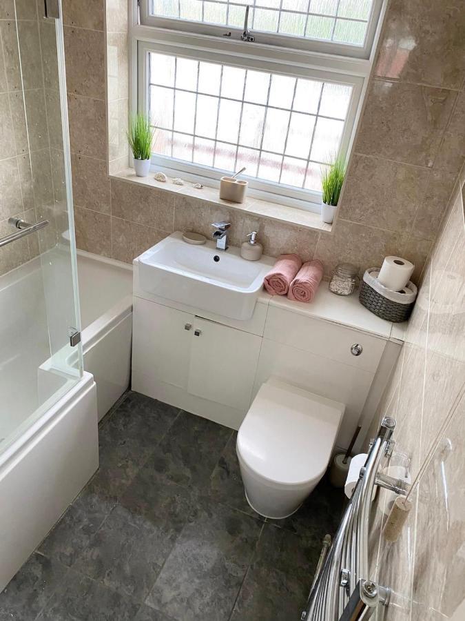 Beautiful Newly Renovated House In Rainham Essex Βίλα Εξωτερικό φωτογραφία