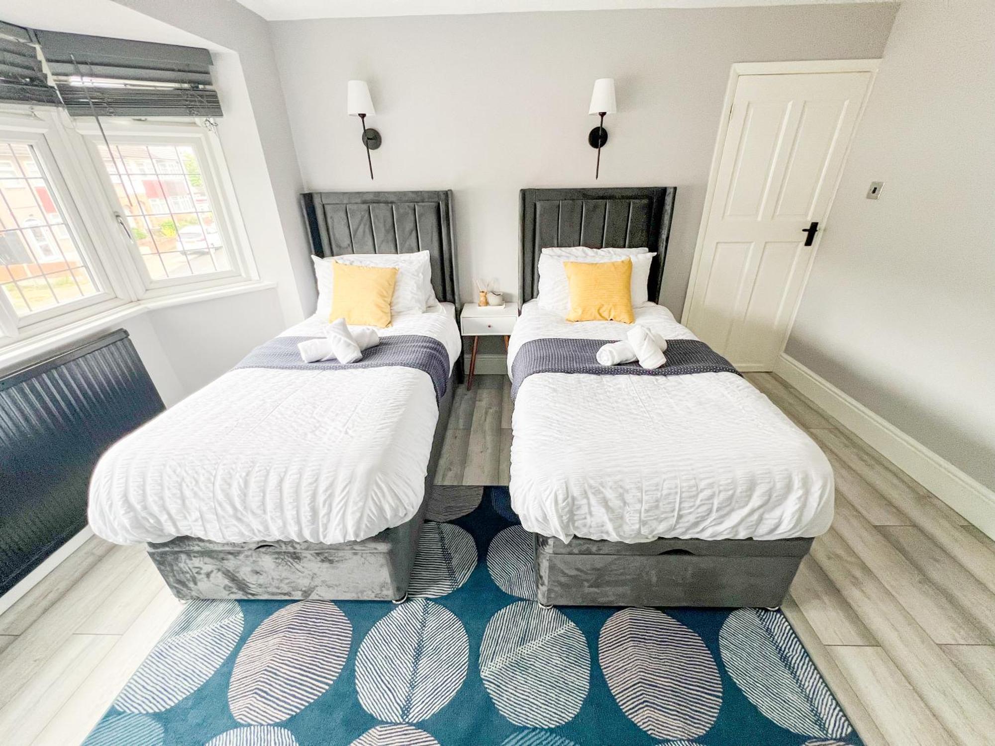Beautiful Newly Renovated House In Rainham Essex Βίλα Εξωτερικό φωτογραφία
